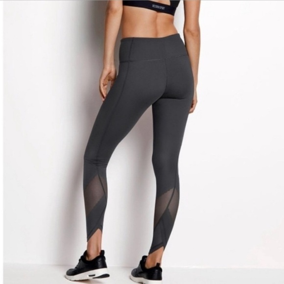 New! Victoria’s Secret Knockout Tight Activewear Leggings Size Medium - Picture 1 of 10